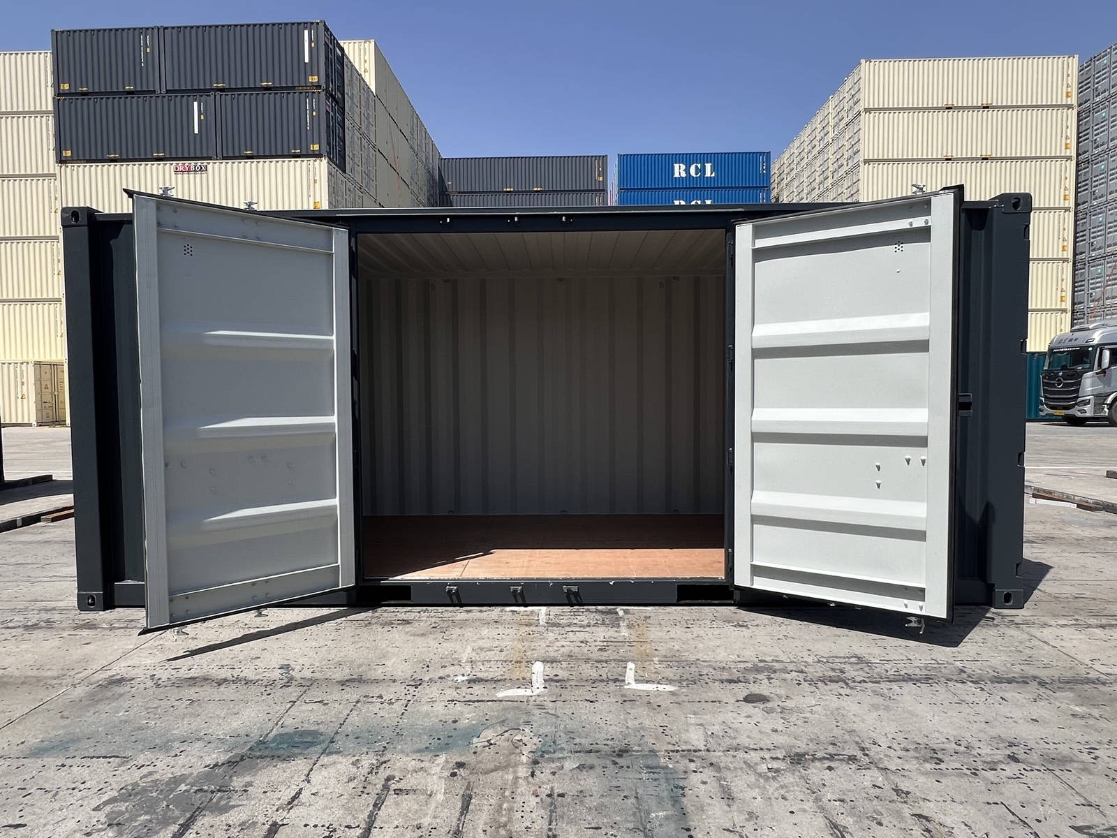 Container 20 Pieds avec Ouverture Standard sur le Côté - Solution de Stockage Pratique et Flexible